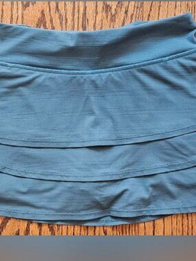 Athleta Girl swing skirt/skort 8/10 turquoise green
